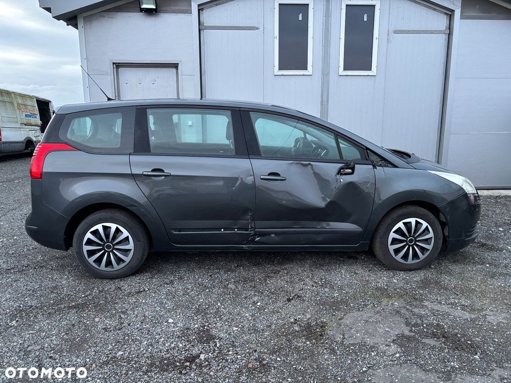 Peugeot 5008 - 5