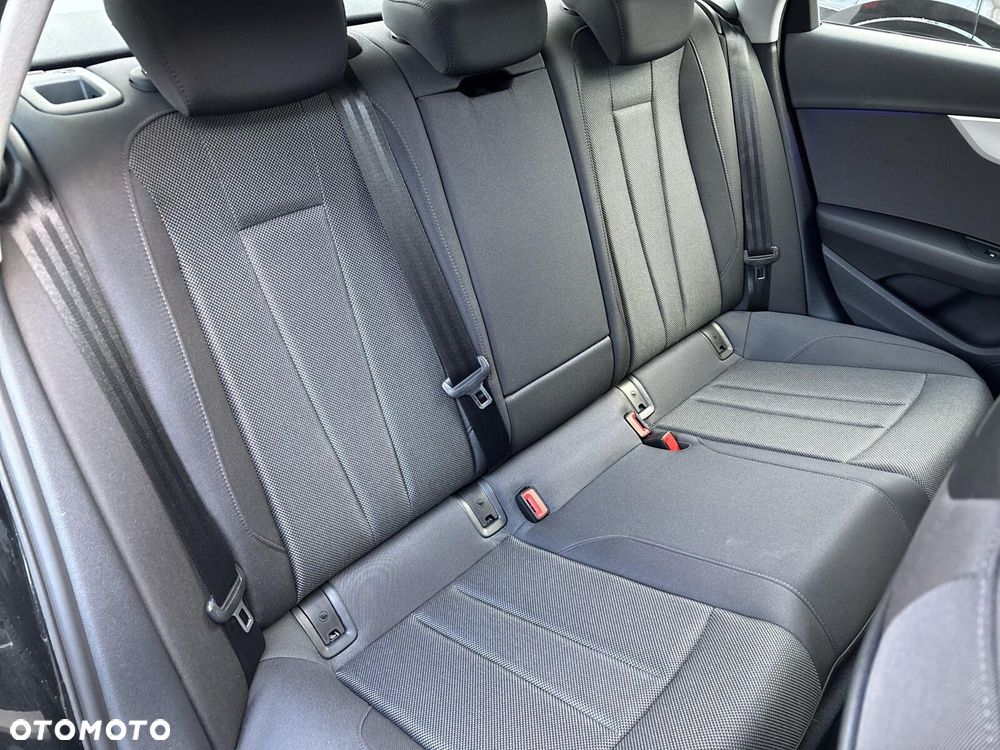 Audi A4 Limousine - 22