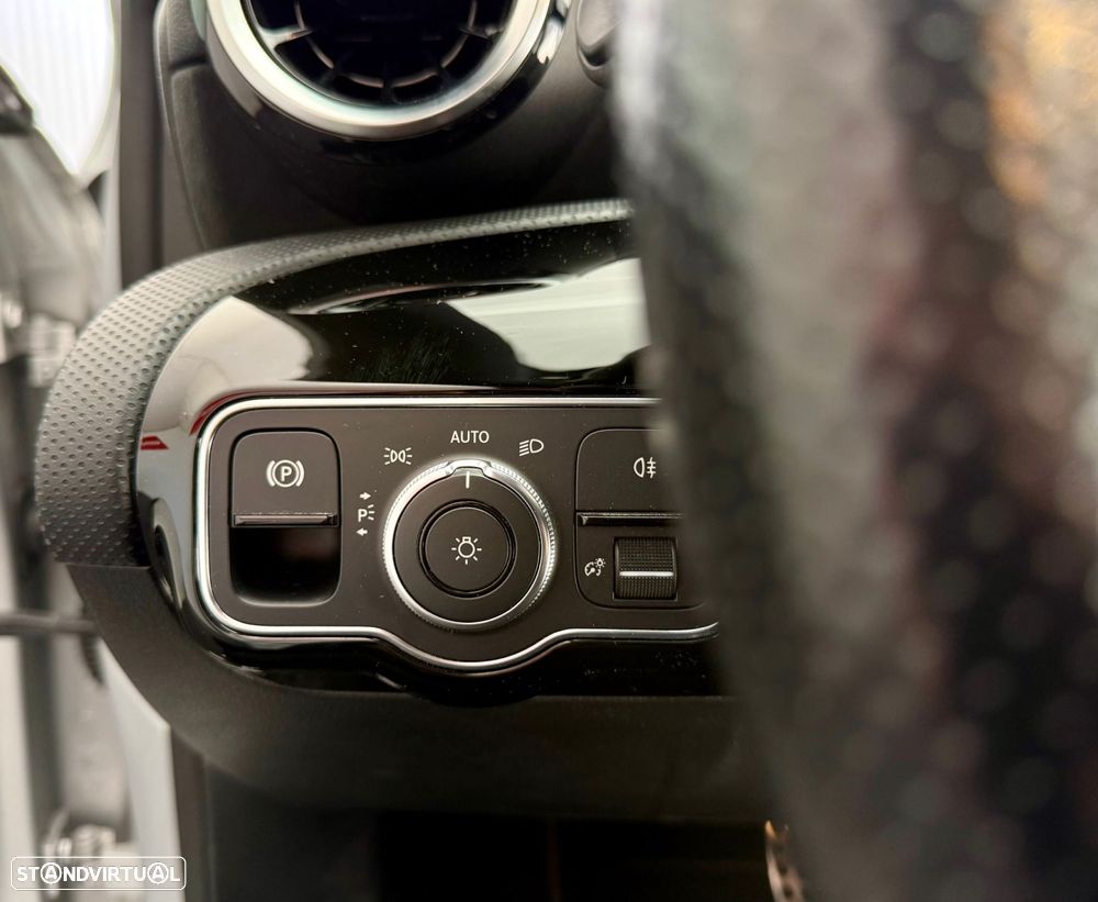 Mercedes-Benz A 180 d AMG Line Aut. - 19