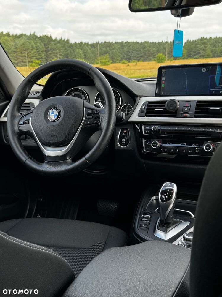 BMW Seria 3 320i - 31