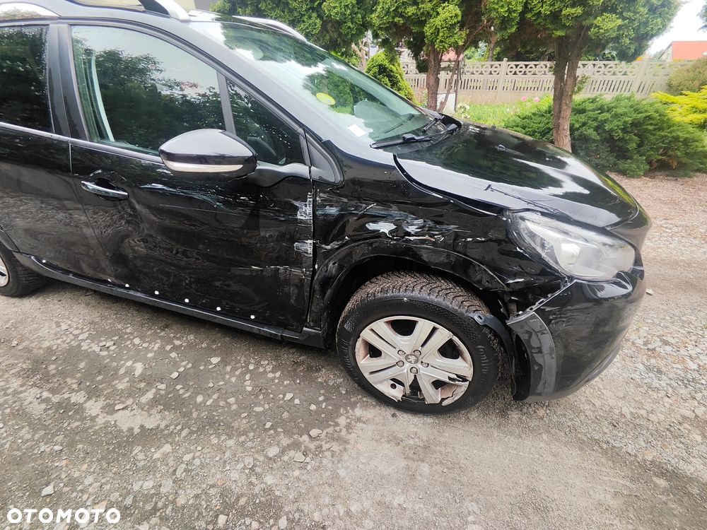 Peugeot 2008 BlueHDi 100 STOP & START Signature - 6