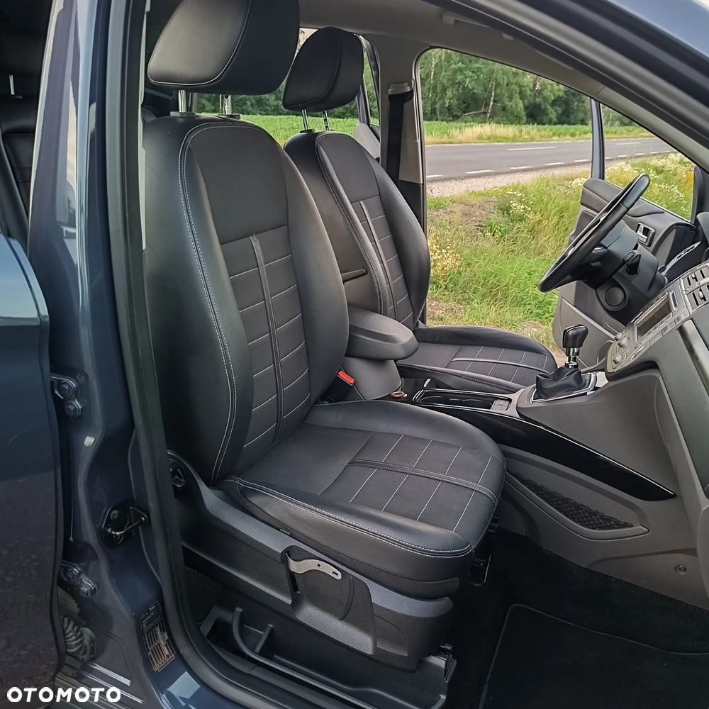 Ford Kuga 2.0 TDCi 2x4 Titanium - 18