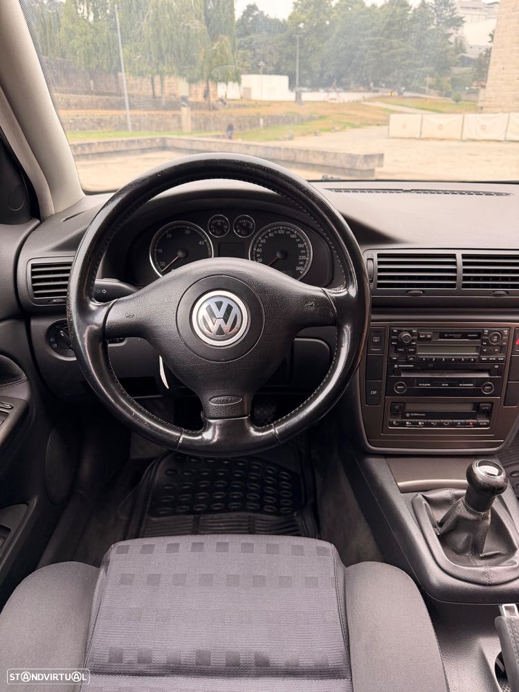 VW Passat Variant 1.9 TDi Trendline - 6