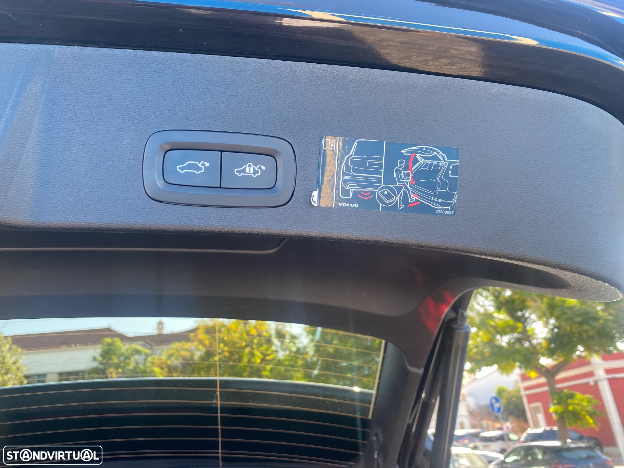Volvo XC 40 1.5 T2 Momentum Plus - 24