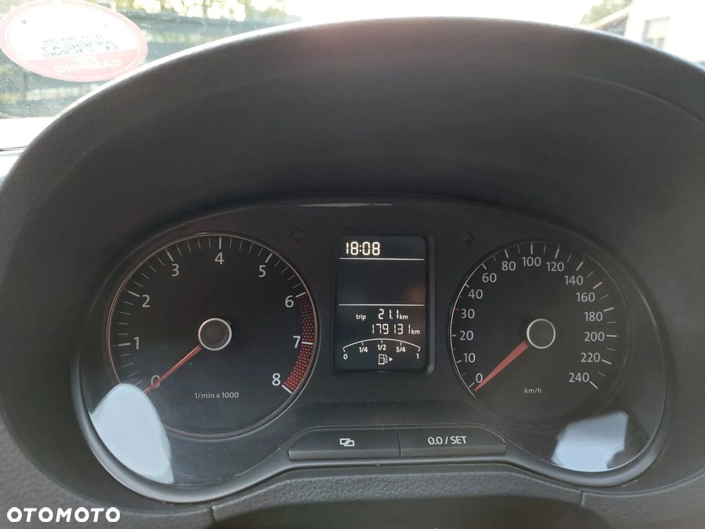Volkswagen Polo - 9