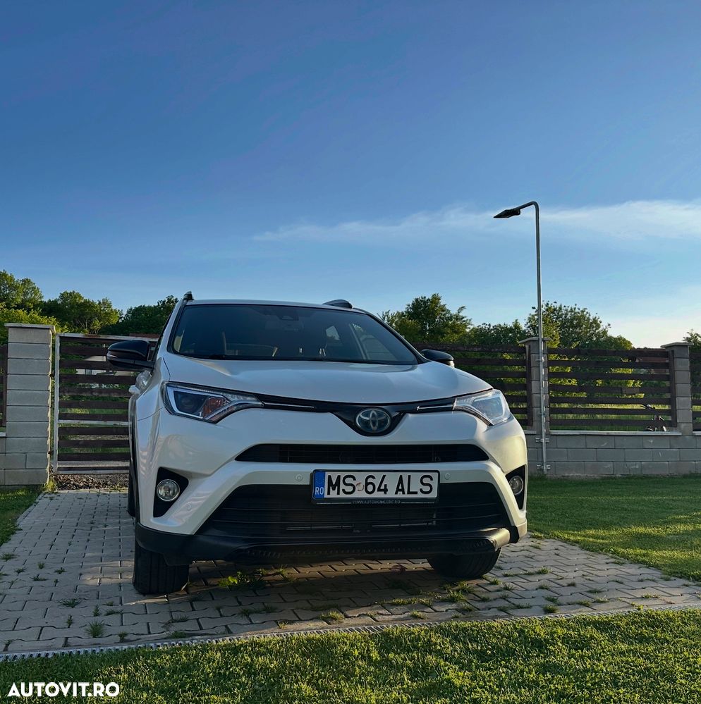Toyota RAV4 - 1