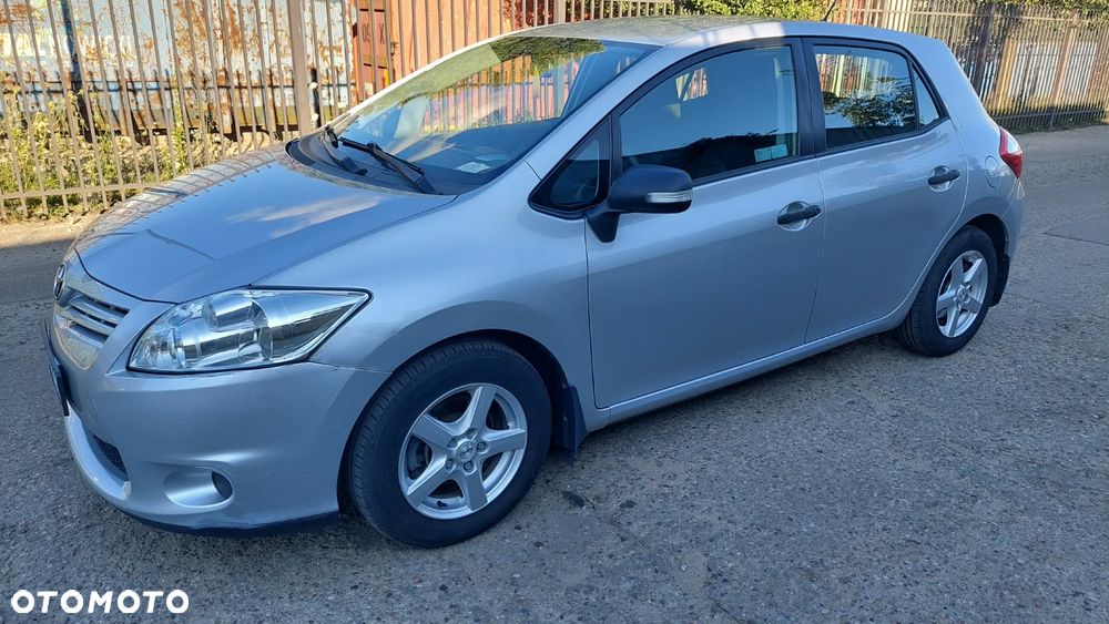 Toyota Auris 1.33 VVT-i Terra - 19