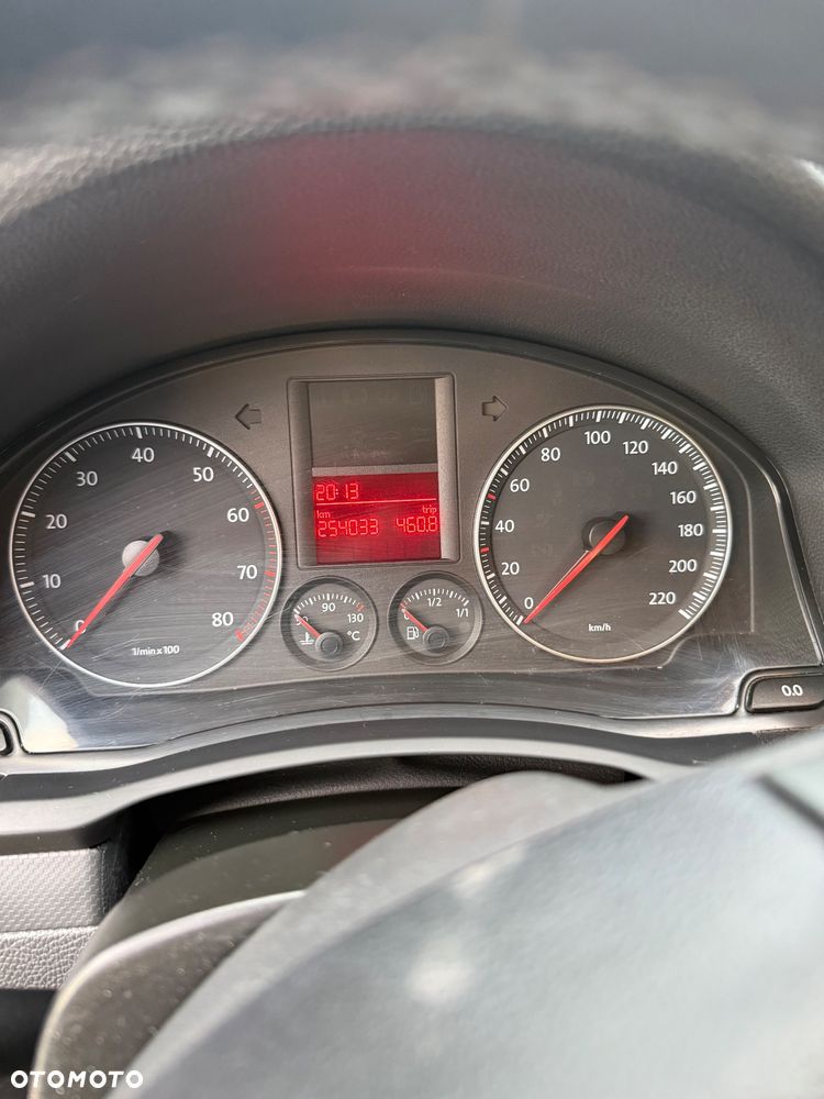 Volkswagen Golf - 6