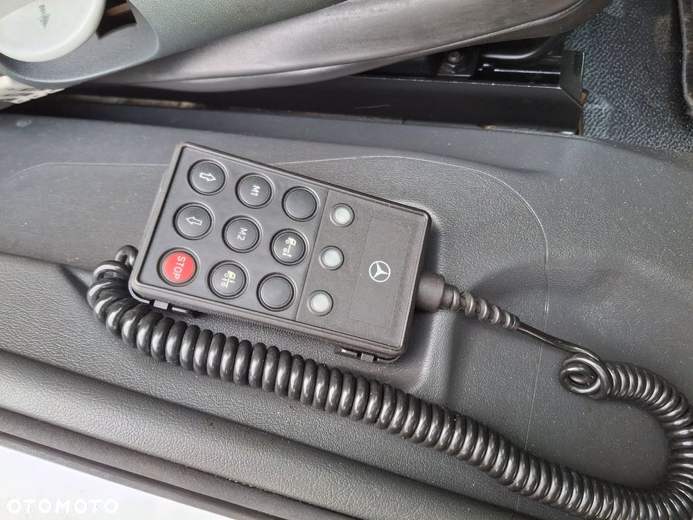 Mercedes-Benz Atego 1524 Zamiatarka BUCHER CityFant 60 2 Silniki Tylna Oś Na Poduszkach Rura Do Liści / Studzienek Zamiatarka Uliczna Sprzątanie Zamiatanie - 10