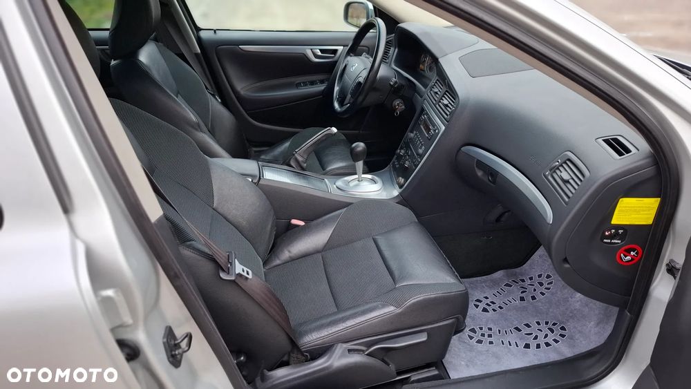 Volvo V70 2.4 Silver Edition - 19