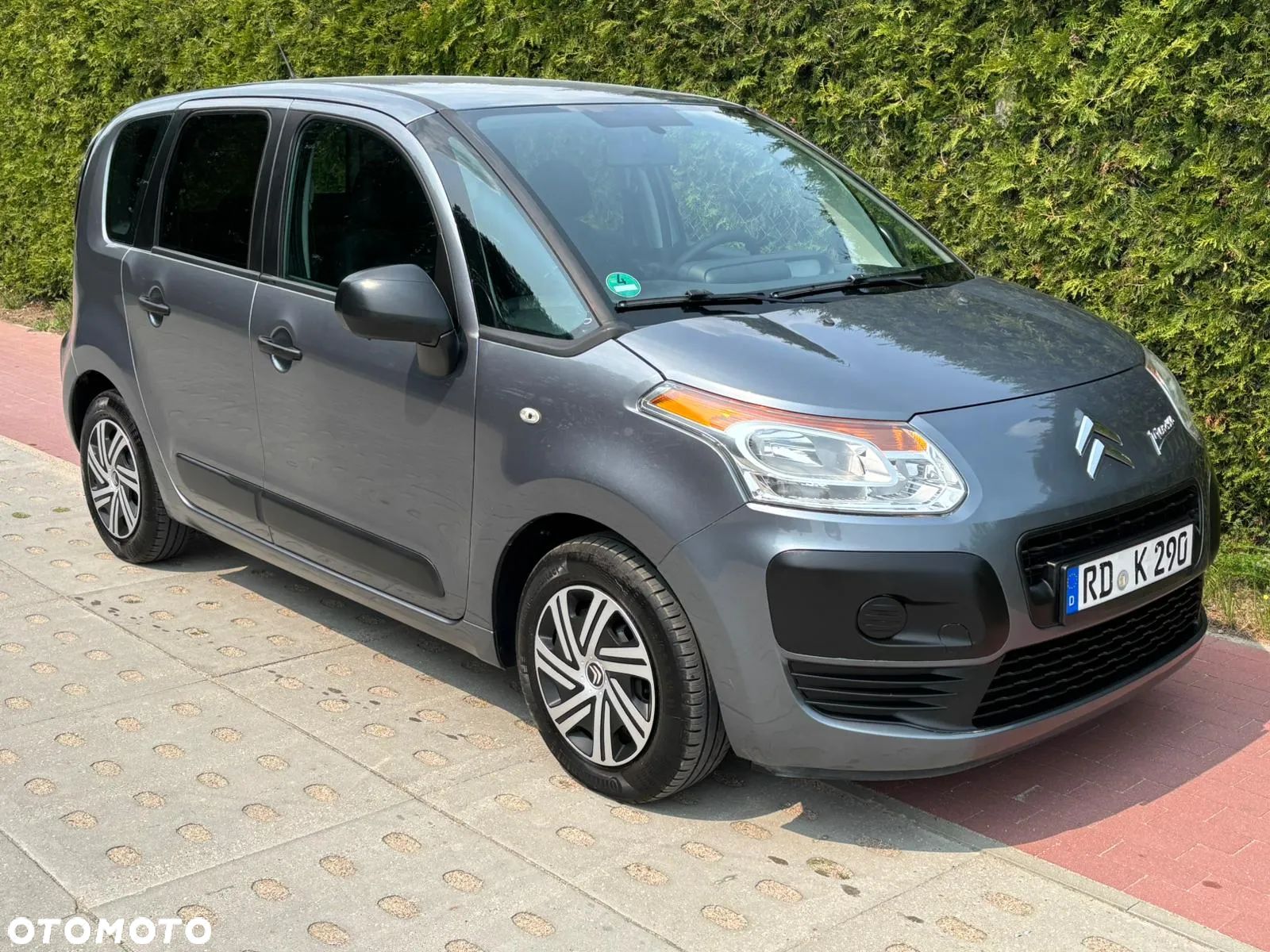 Citroën C3 Picasso 1.4i Attraction - 1
