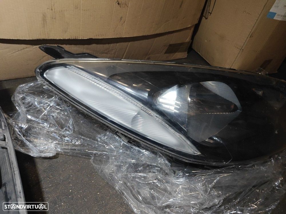 Farol Frente Direito / Otica Direita Mazda 2 (De_, Dh_) - 2