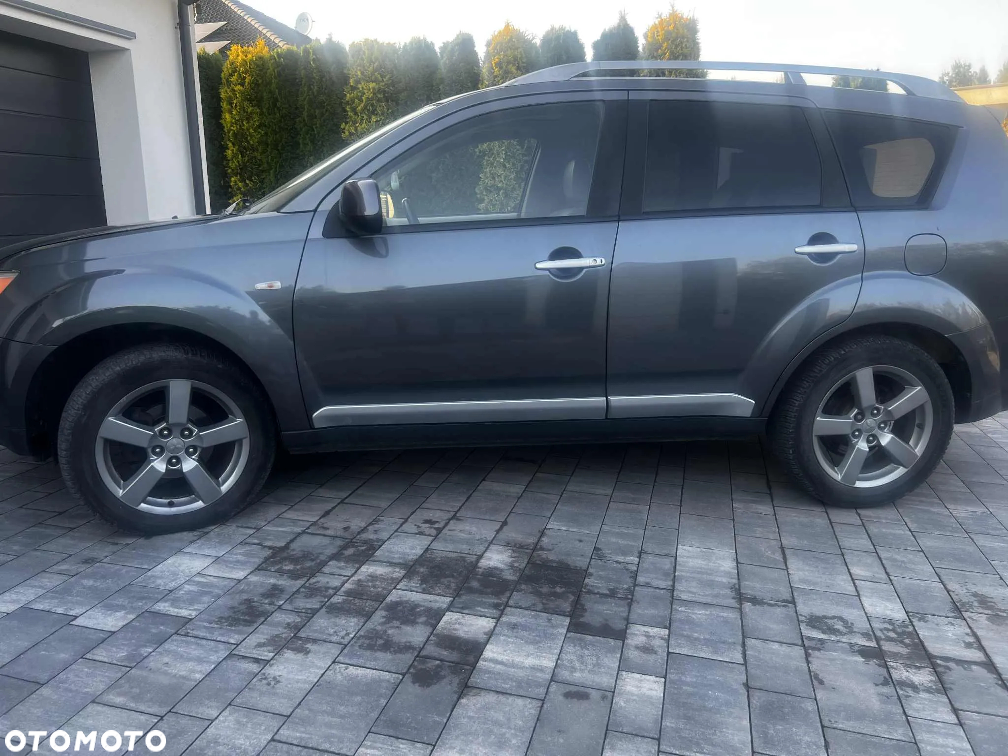 Mitsubishi Outlander - 6