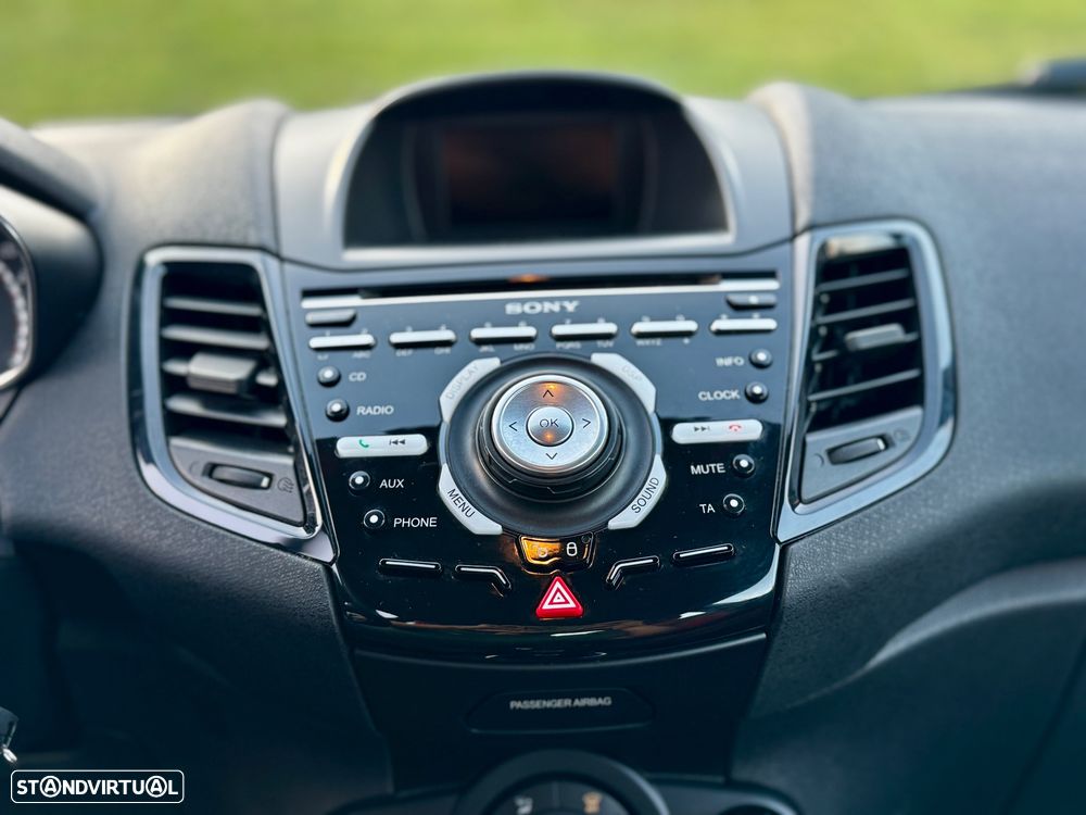 Ford Fiesta 1.6 EcoBoost c/ Pack Pele Desportiva ST — fotografia 19