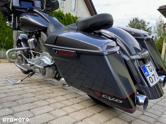 Harley-Davidson Touring Street Glide - 26
