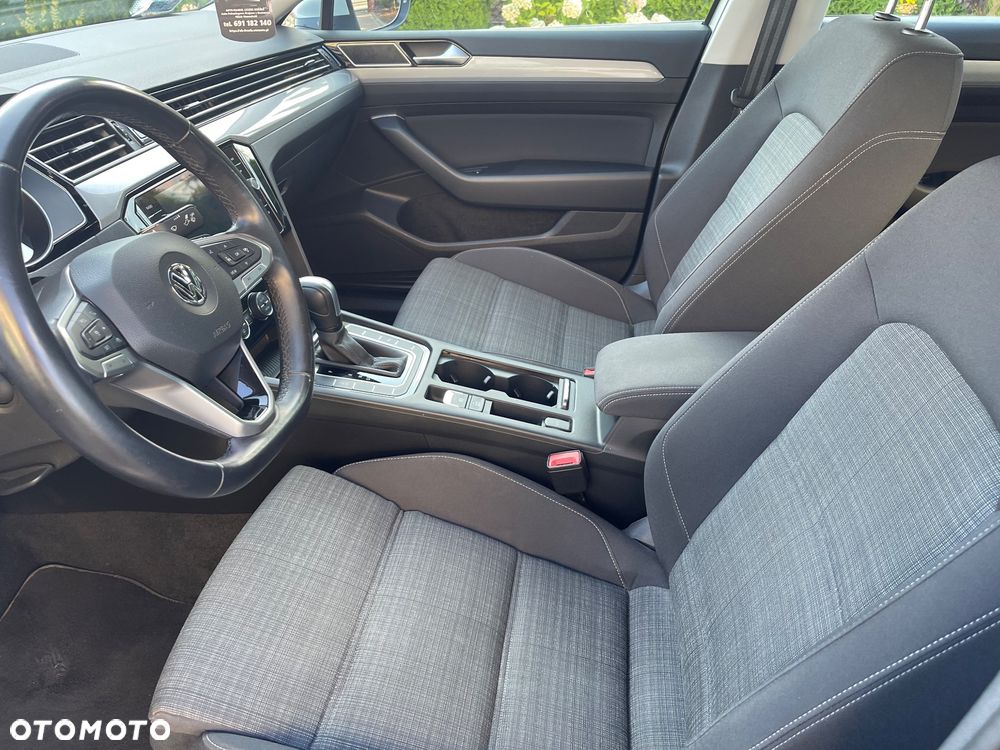 Volkswagen Passat - 20