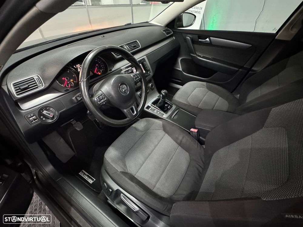 VW Passat Variant 1.6 TDI BlueMotion Highline - 17