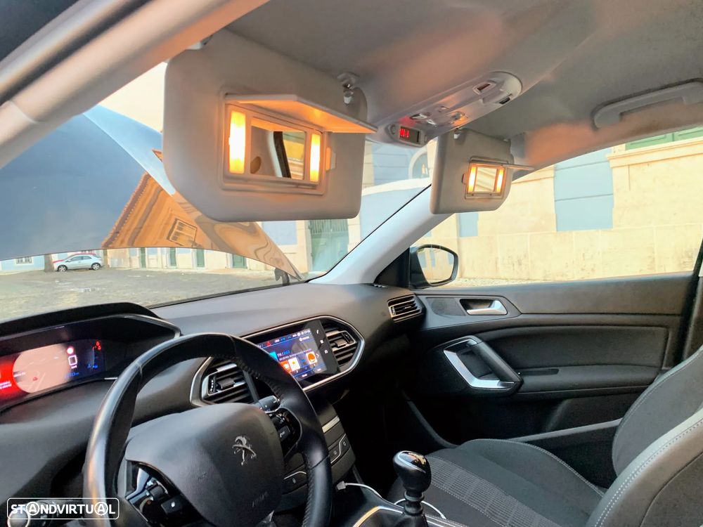 Peugeot 308 SW 1.5 BlueHDi Allure Pack - 26