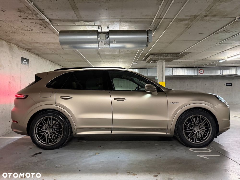 Porsche Cayenne Turbo E-Hybrid PHEV - 4