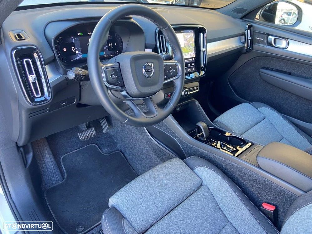 Volvo XC 40 2.0 B3 Black Edition - 9