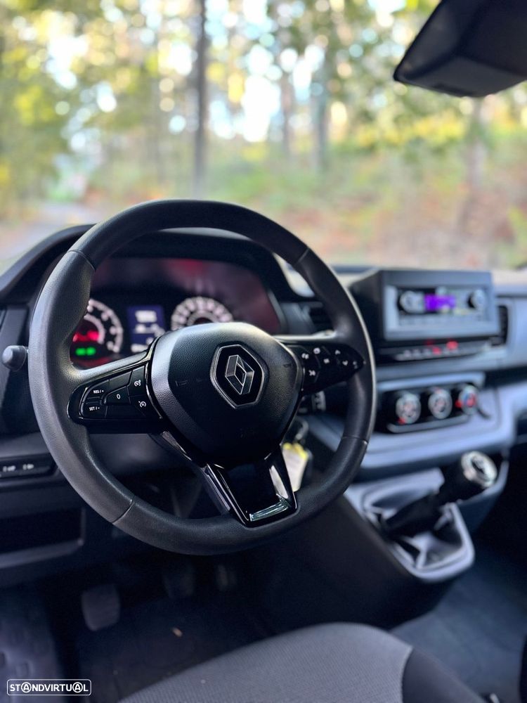 Renault Trafic - 13