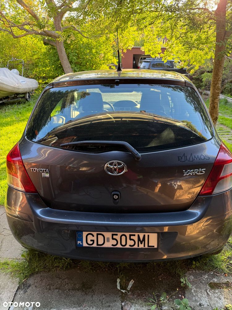 Toyota Yaris 1.0 Luna - 4