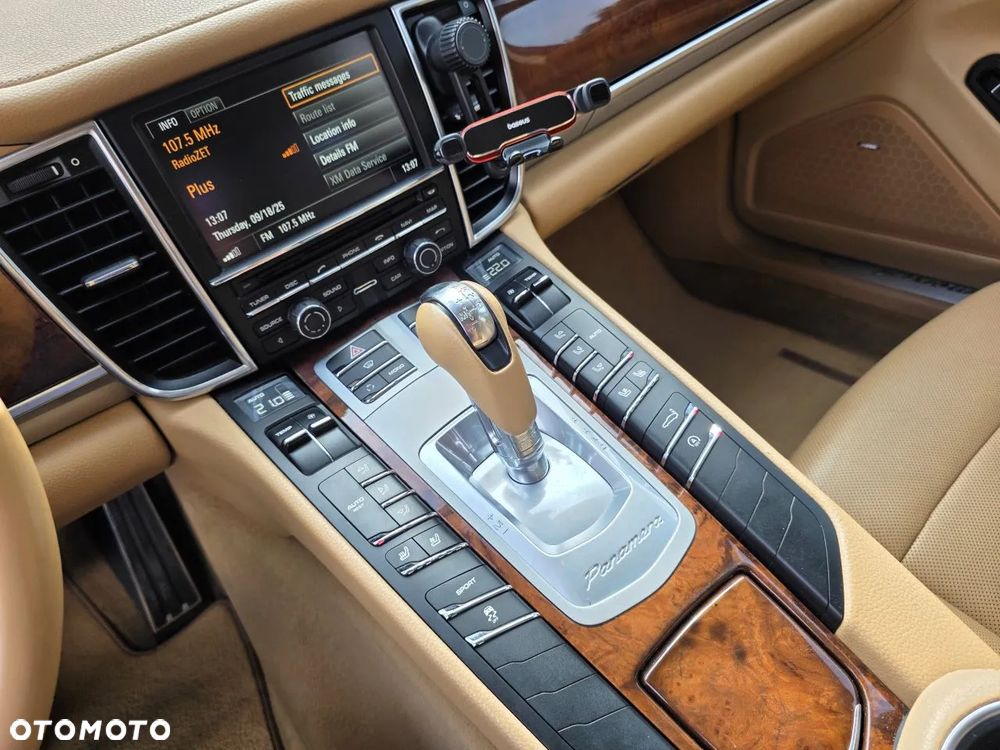 Porsche Panamera 4 PDK - 16