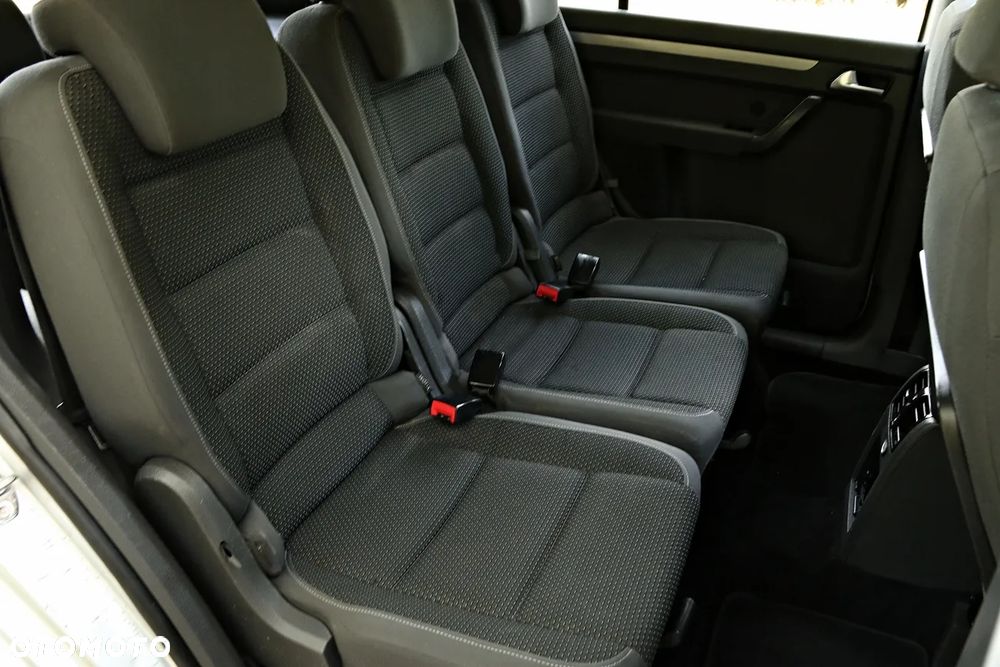 Volkswagen Touran 1.6 TDI DPF STYLE - 31
