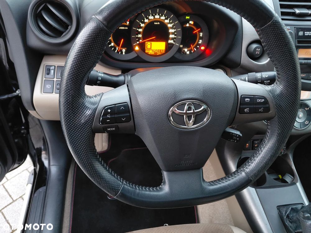 Toyota RAV4 2.2 D-4D 4x4 Sol - 30