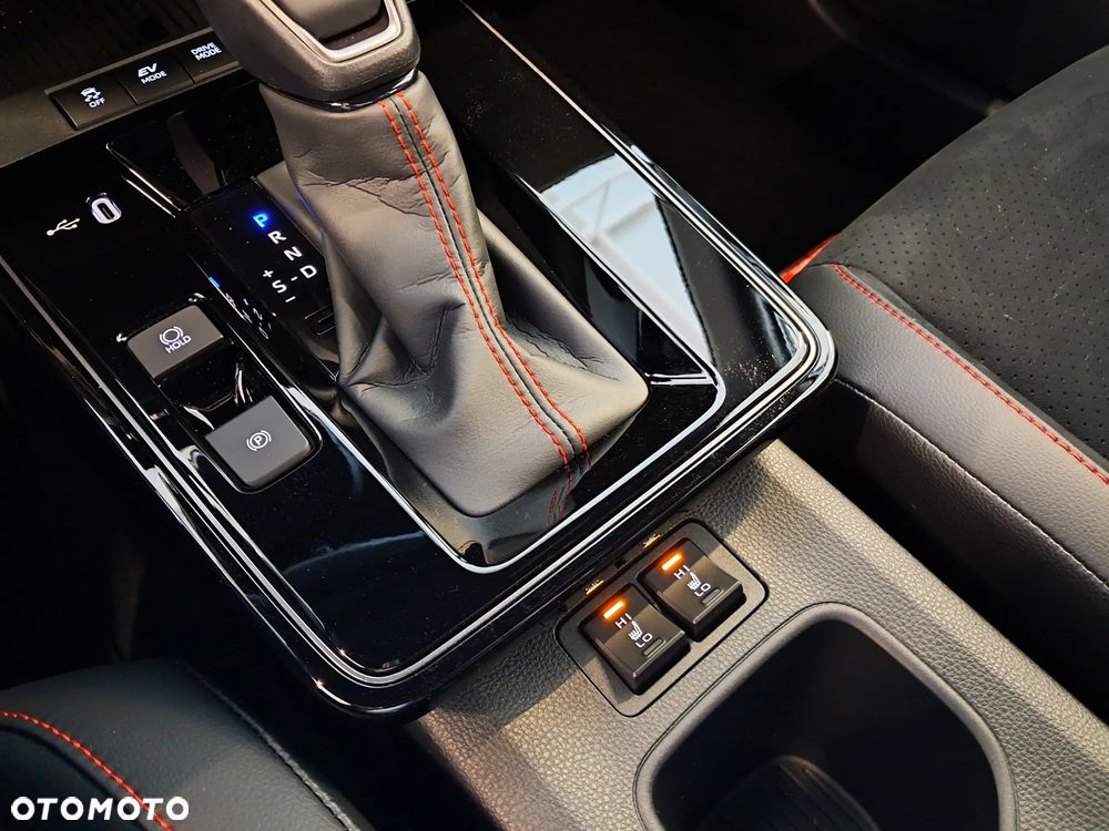 Toyota Corolla Cross 2.0 Hybrid GR Sport - 24