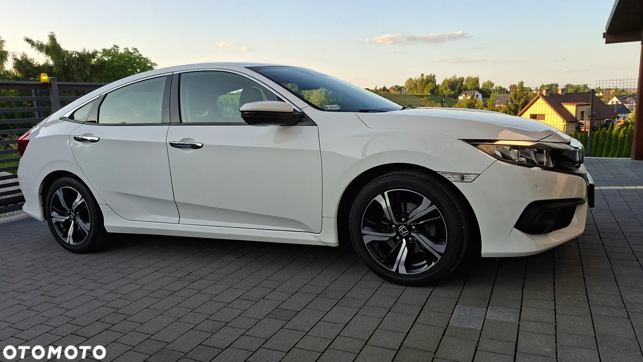 Honda Civic 1.5 T Elegance - 3