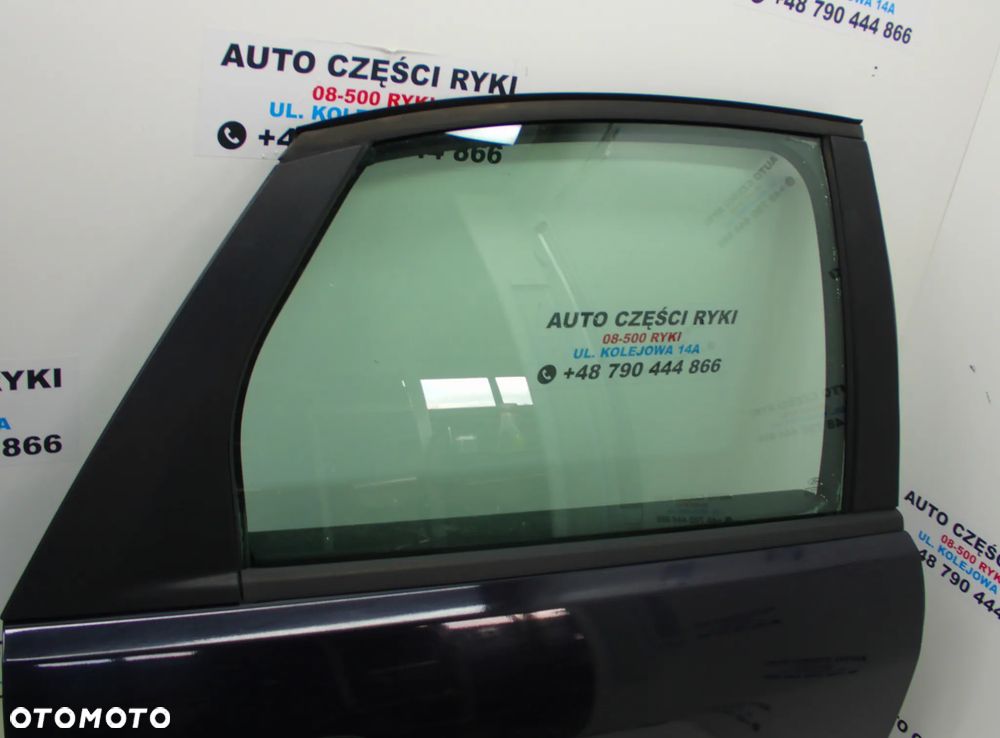 Ford Focus MK2 HB Drzwi Prawy tył V3 - 4