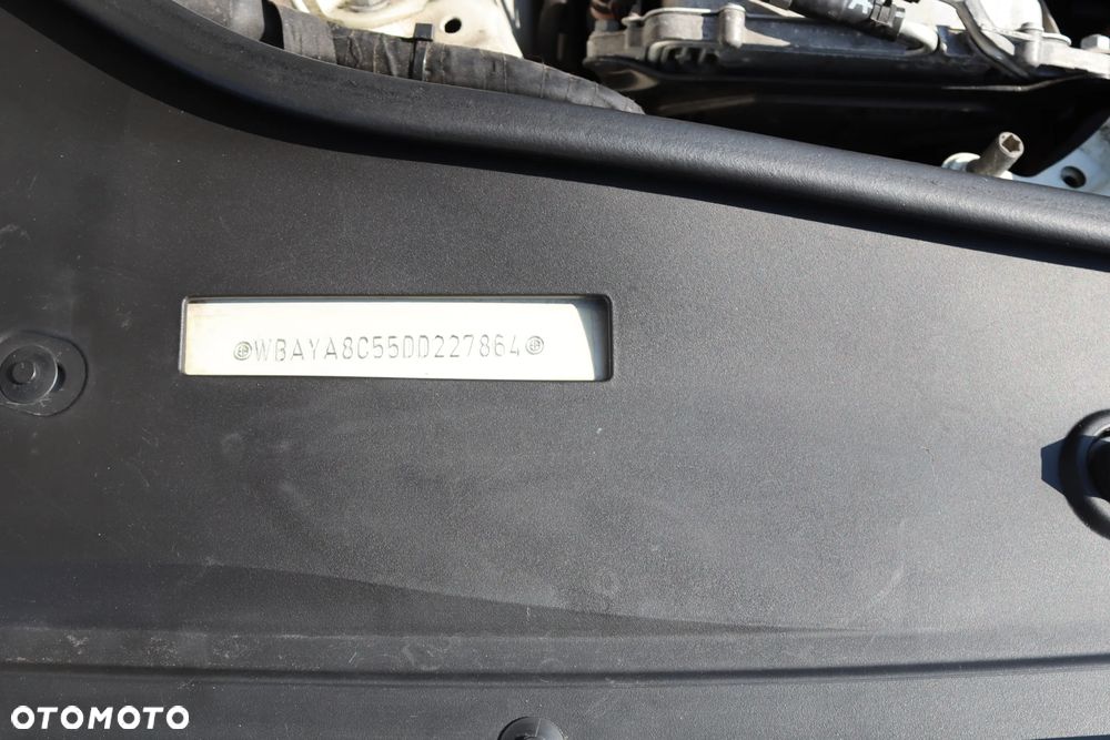 BMW Seria 7 750Li - 37