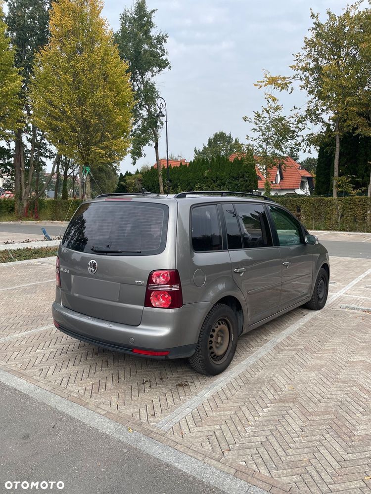 Volkswagen Touran - 3