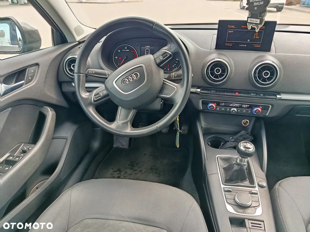 Audi A3 Sportback 1.6 TDI Ambiente - 8