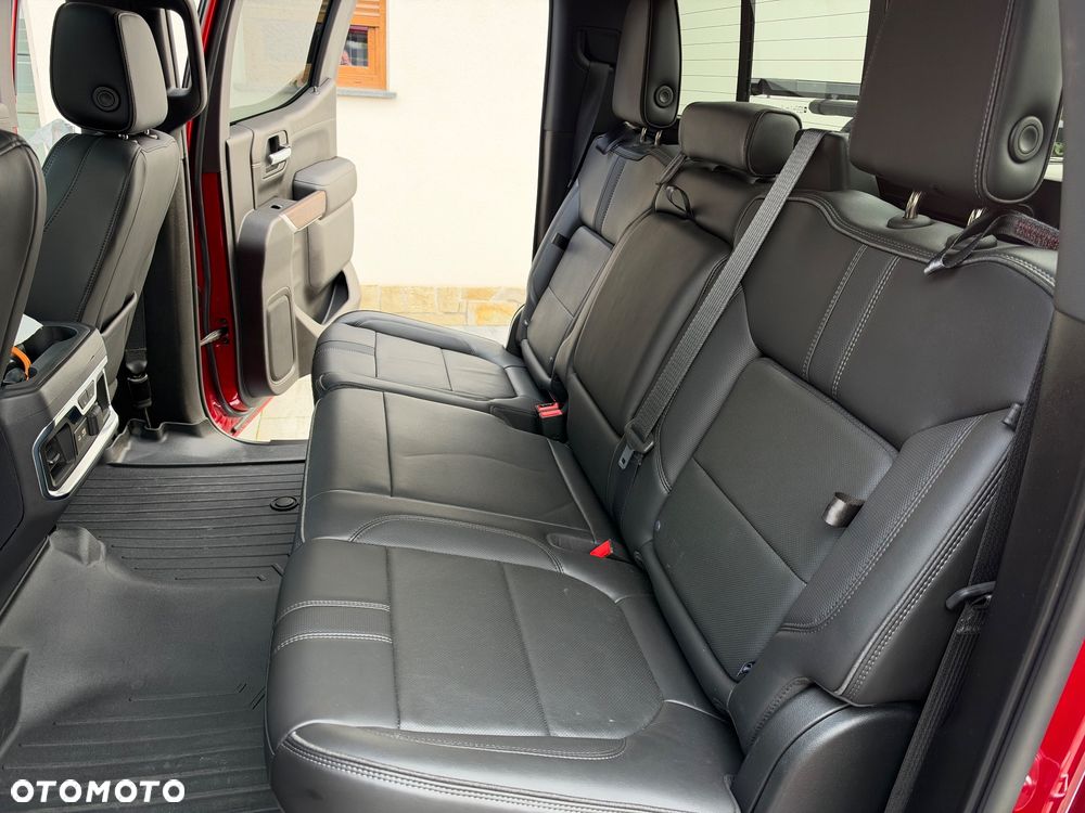 Chevrolet Silverado - 26