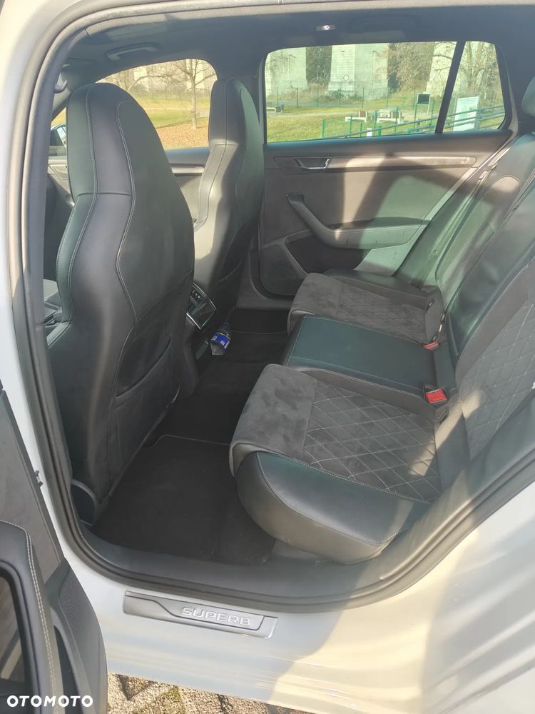 Skoda Superb 2.0 TDI SCR Sportline DSG - 10