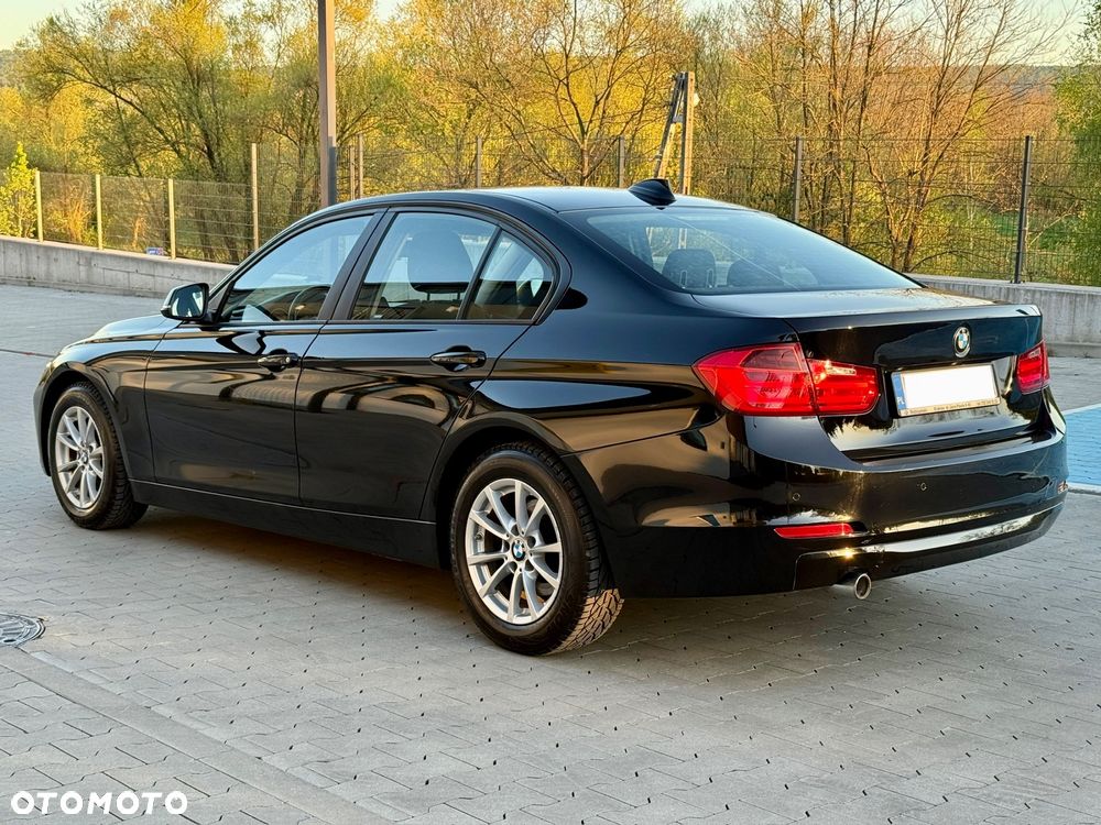BMW Seria 3 316d - 4
