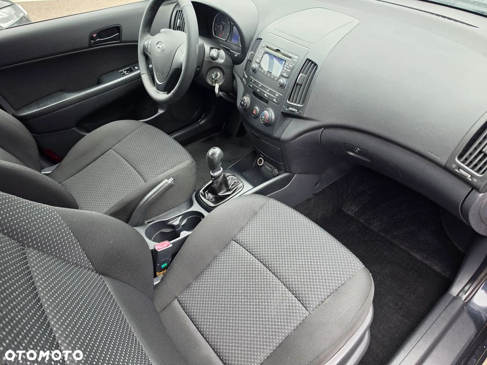Hyundai i30 1.4 Classic EU5 - 14