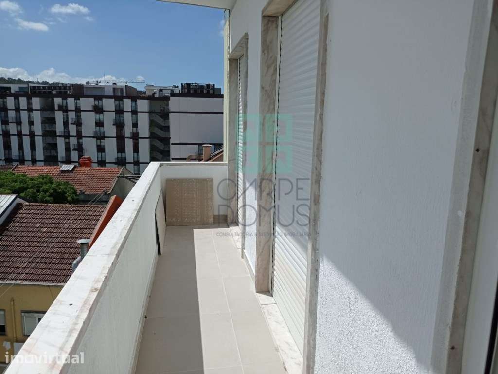 Apartamento T3 - Totalmente remodelado, em Benfica - Grande imagem: 5/17