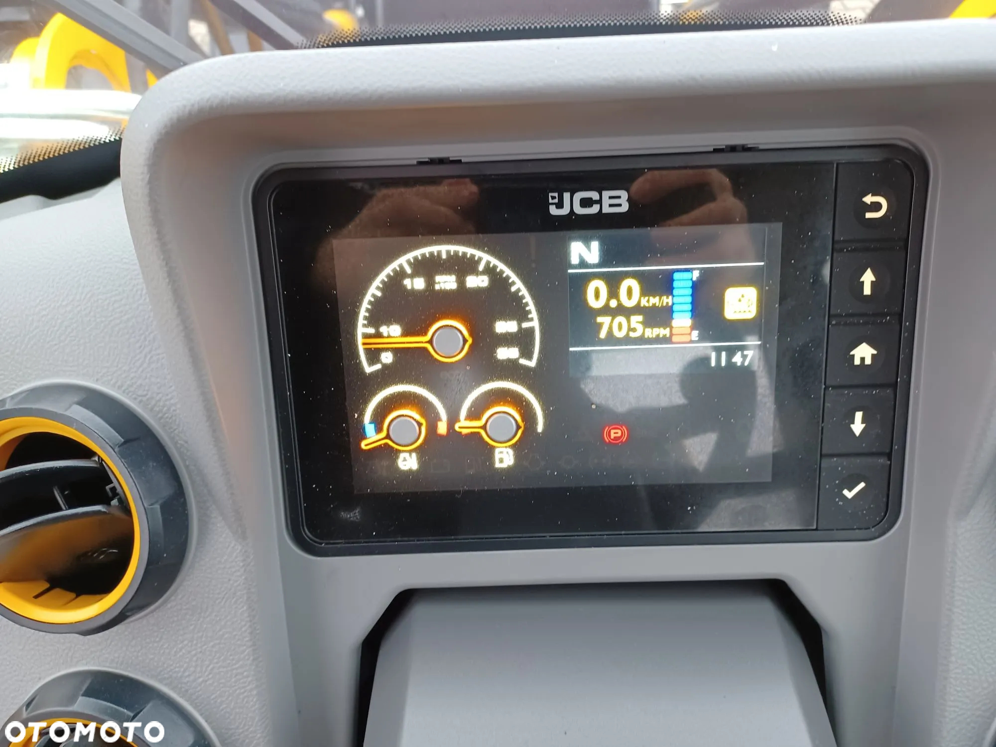 JCB 427HT - 15
