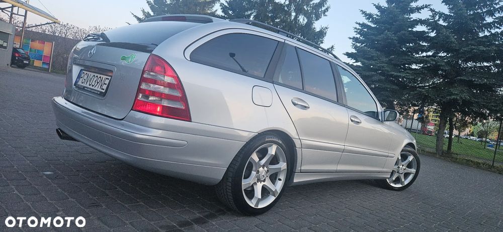 Mercedes-Benz Klasa C 180 Kompressor Automatik Avantgarde Sport Edition - 3