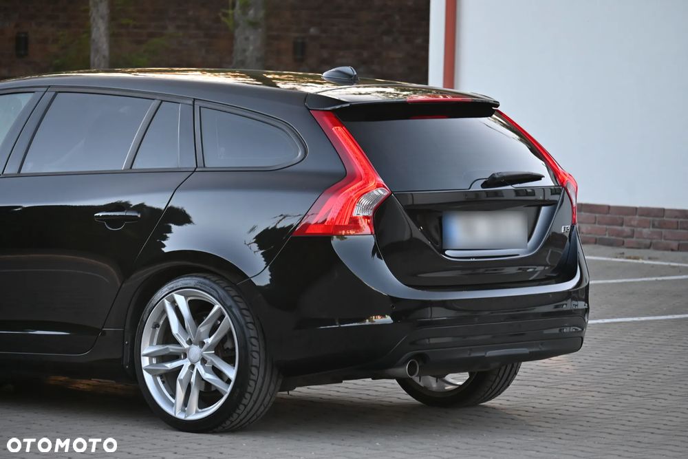 Volvo V60 D3 Geartronic Momentum - 27