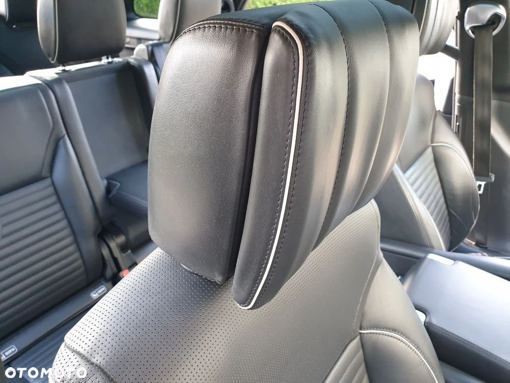 Land Rover Discovery 3.0 TD6 HSE Luxury - 32