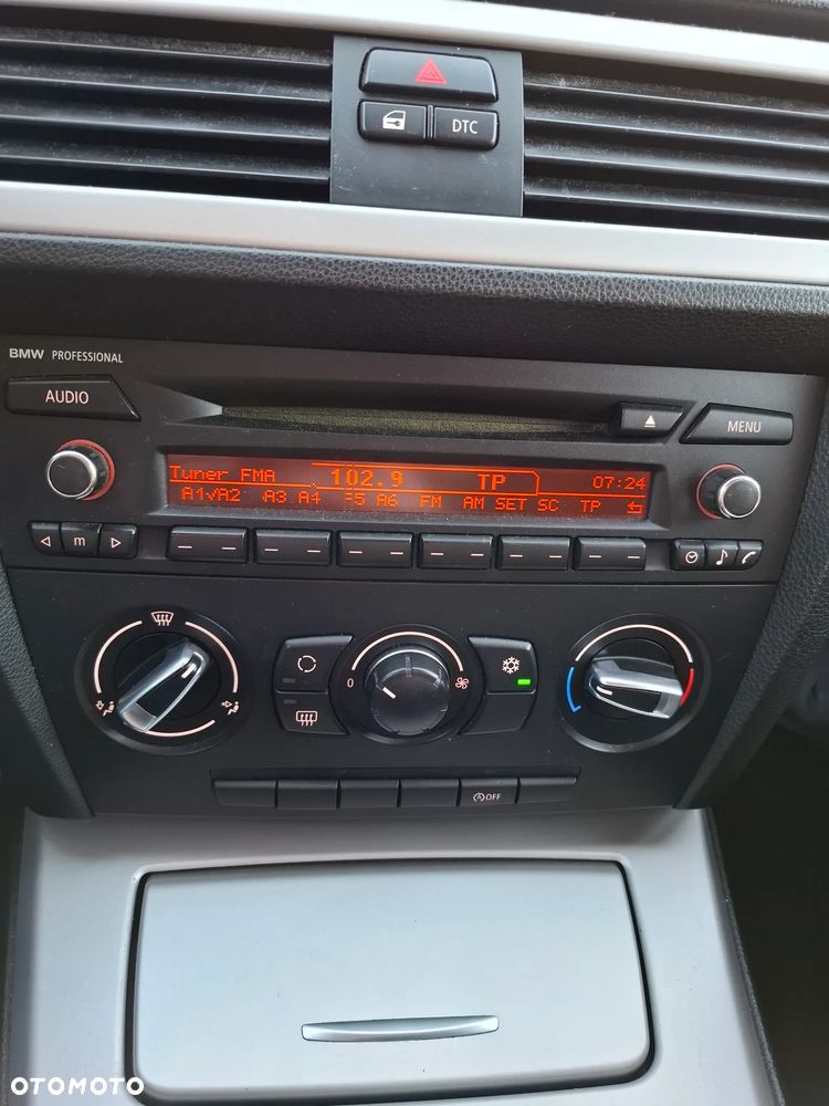 BMW Seria 3 318i - 24