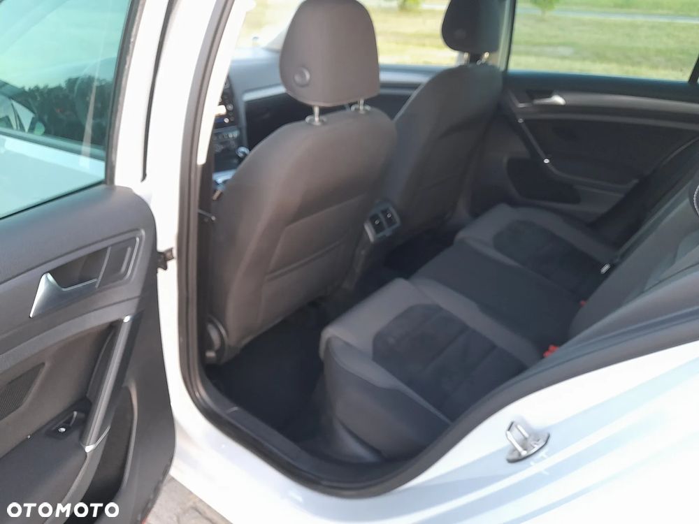Volkswagen Golf - 17