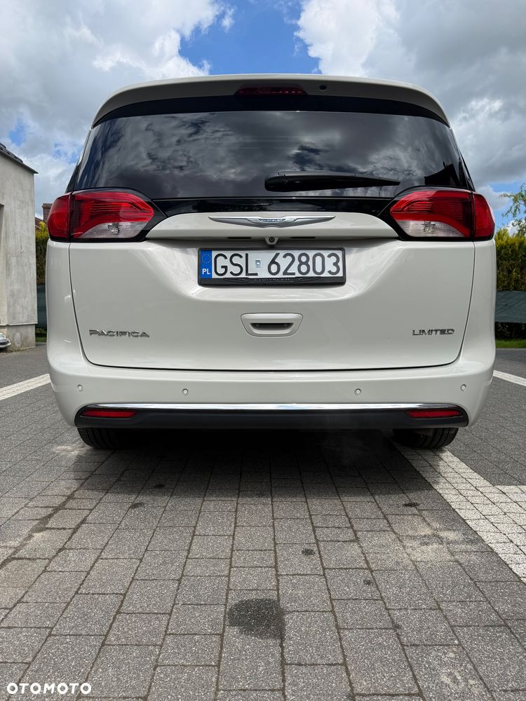 Chrysler Pacifica - 8