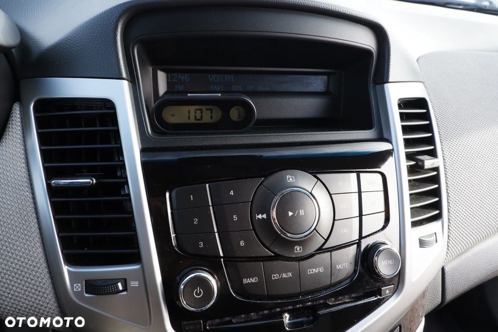 Chevrolet Cruze 1.6 LS - 17