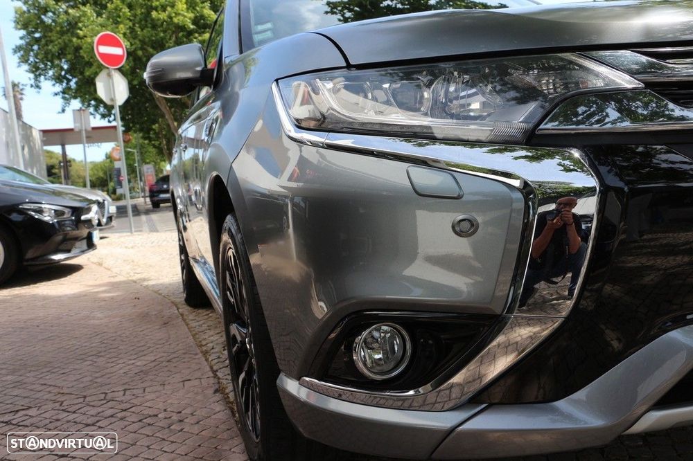 Mitsubishi Outlander 2.0 MIVEC Instyle Navi+ - 11