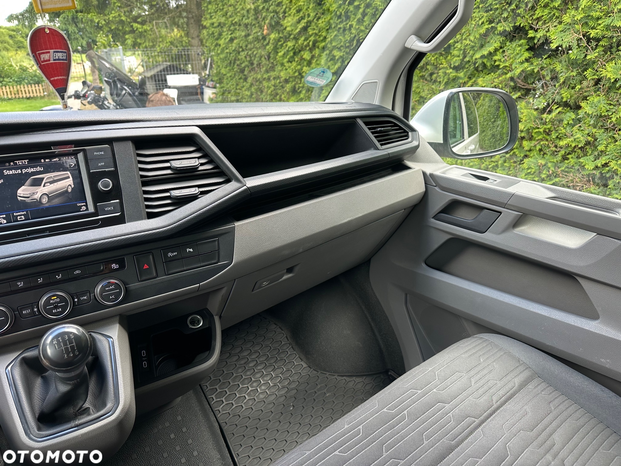 Volkswagen Caravelle 6.1 2.0 TDI L2 Highline - 10
